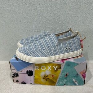 Roxy Lola casual slip-on sneakers striped fabric Blue White Size 7 NIB